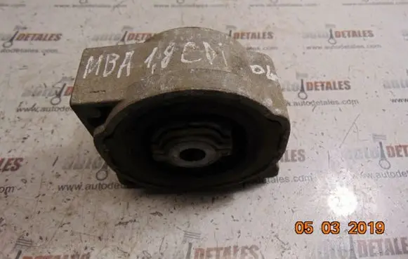 Mercedes-Benz A W169 Engine mount bracket A1692400918