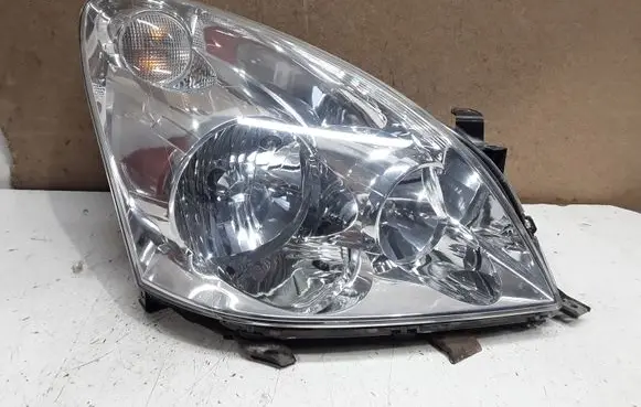 Toyota Corolla Verso AR10 Headlight/headlamp STANLEY0F03 STANLEY3124