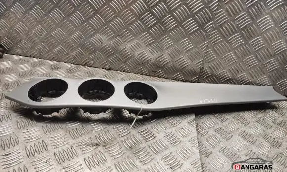 Mercedes-Benz CLA C117 X117 W117 Dashboard center trim panel a1176800571