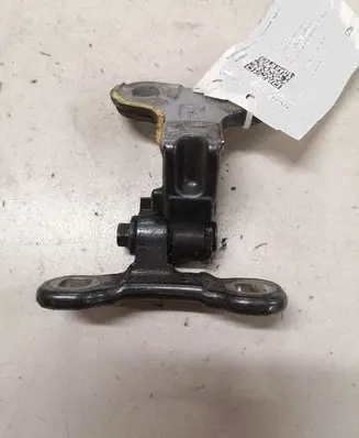 Volvo V50 Front door lower hinge