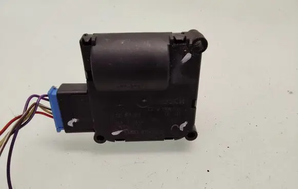 Audi A8 S8 D3 4E Air flap motor/actuator 0132801369