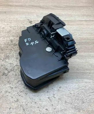 BMW 5 F10 F11 Front door lock 7202147 A053702