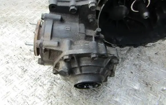 Toyota RAV 4 (XA30) Gearbox transfer box case W82 2Y330
