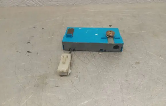 Volvo C70 Aerial antenna amplifier 3533801 61180797