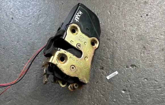 Jeep Grand Cherokee (WJ) Rear door lock 55363472AD