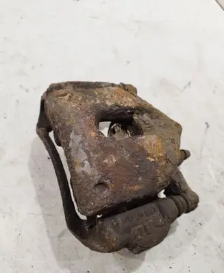 Toyota Auris 150 Front brake caliper