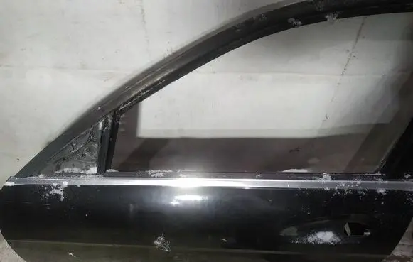 Mercedes-Benz C AMG W204 Front door glass trim molding 