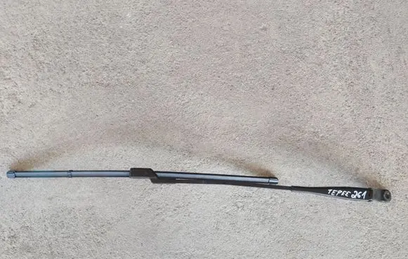 Peugeot Partner Windshield/front glass wiper blade 9682974380