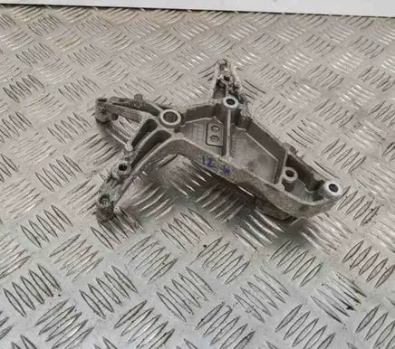 Land Rover Range Rover Evoque L538 Engine mounting bracket BJ322N628AD