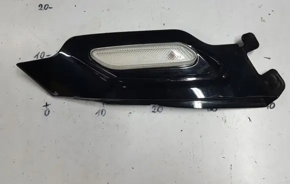 Front fender indicator light