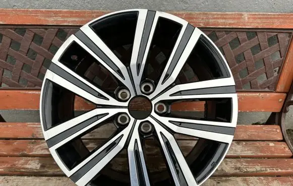 Toyota Corolla Cross R18 alloy rim 