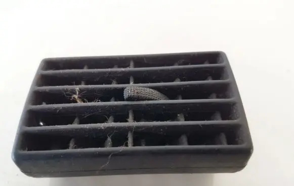 Audi A6 S6 C4 4A Dash center air vent grill