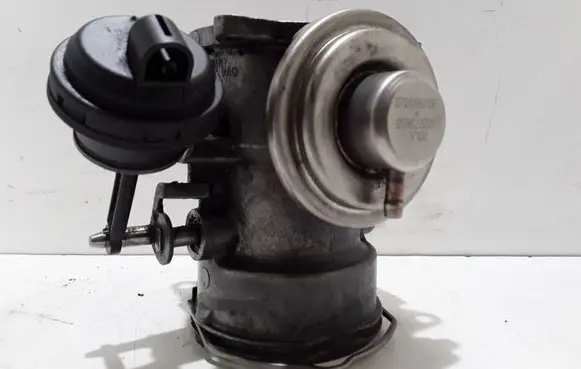 Volkswagen Touareg I Throttle valve 070128070F