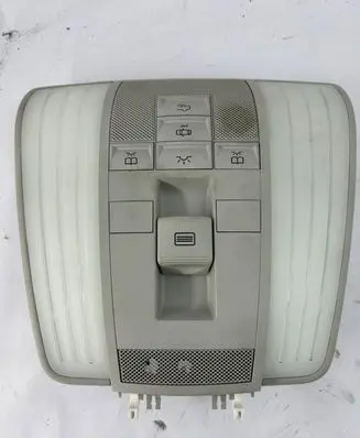 Mercedes-Benz E W212 Front seat light A2129001123 A2129019100 A2129029203
