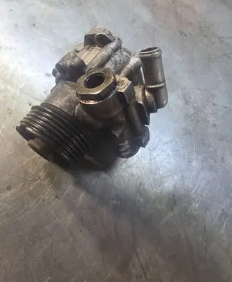 Ford Mondeo MK II Power steering pump 