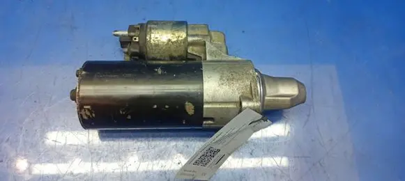 Mercedes-Benz E W211 Starter motor A0061514401 0001115051
