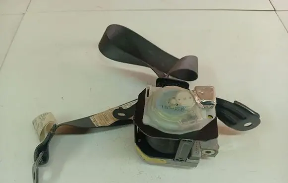 Lexus IS 220D-250-350 Front seatbelt 0435028