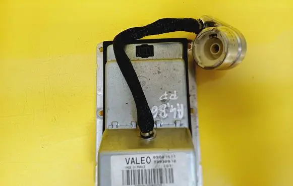 Audi A4 S4 B6 8E 8H Voltage converter/converter module 89001411 73930912