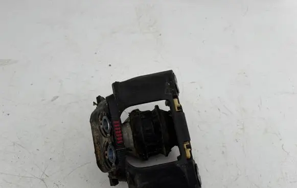 Volvo XC90 Engine mount bracket 31480353