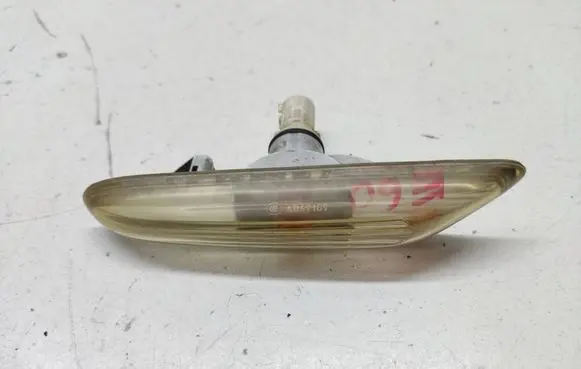 BMW 5 E60 E61 Front fender indicator light 8382104 A049188