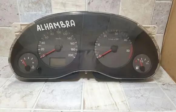 Seat Alhambra (Mk1) Speedometer (instrument cluster) 7M0920801J 96VW10849GJ