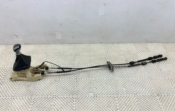 Hyundai Santa Fe Gear shift rod 437002W130