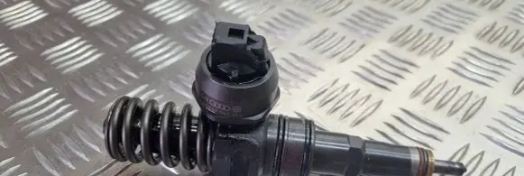 Volkswagen Caddy Fuel injector 038130073BN 0414720313