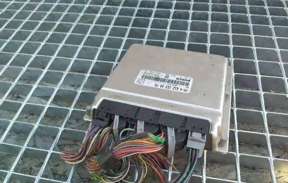 Mercedes-Benz CLK A209 C209 Engine control unit/module ECU A6121534979