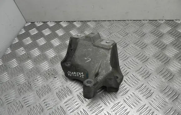 Volkswagen Golf VII EGR valve cooler bracket 5Q0199117A VD19597