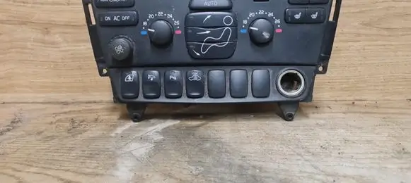 Volvo XC70 Climate control unit 30746022