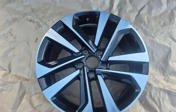 Volkswagen Sharan R17 alloy rim 7N0601025AC