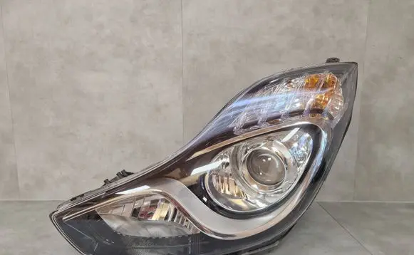 Hyundai ix20 Headlight/headlamp 921011K3XX
