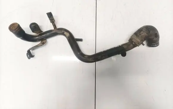 Volkswagen PASSAT B5.5 Engine coolant pipe/hose 038121071r
