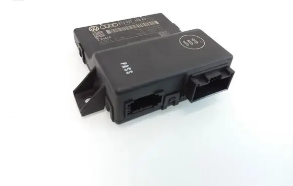 Audi A4 S4 B8 8K Gateway control module 8T0907468AD