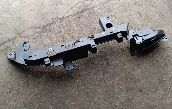 Jaguar F-Pace Centre console side trim rear HK8345530AC