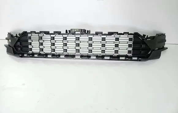 Dacia Sandero III Front bumper lower grill 622548046R 622543598R