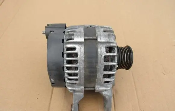 Mercedes-Benz C W205 Generator/alternator A0009062103