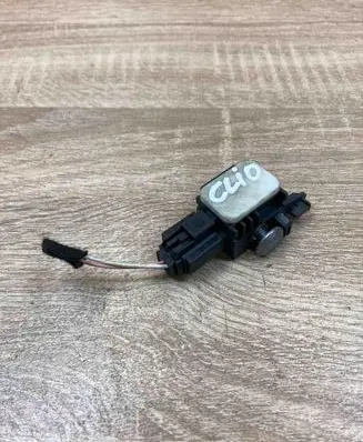 Renault Clio II Airbag deployment crash/impact sensor 8200529572 402892