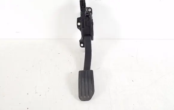Volvo V70 Accelerator throttle pedal 6G929F836BD