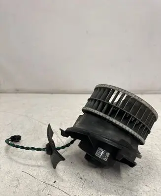 Chrysler Pacifica Heater fan/blower 4885477