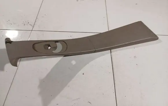 Land Rover Freelander (B) pillar trim (top) EMG100922