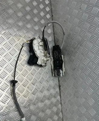 Skoda Octavia Mk3 (5E) Front door lock 5E2837016