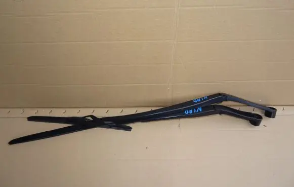 KIA Niro Front wiper blade arm
