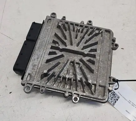 Volvo V70 Engine control unit/module 30785100AB