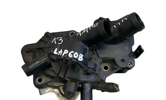 Volkswagen Jetta VI Water pump 04E121042A
