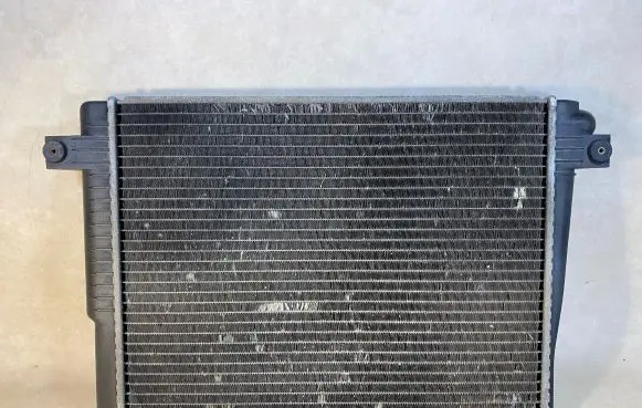 BMW 7 E23 Coolant radiator 17111153063