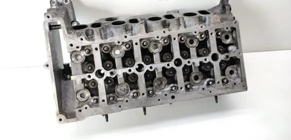 BMW X3 E83 Engine head 7797678