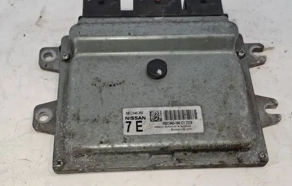 Nissan Juke I F15 Engine control unit/module MEC940390 MEC94039 MEC940390C