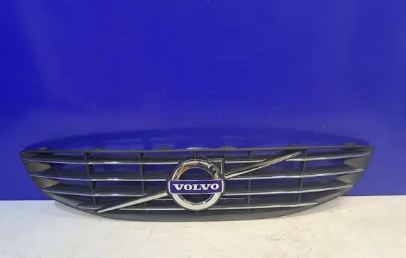 Volvo S60 Front bumper upper radiator grill 31333834