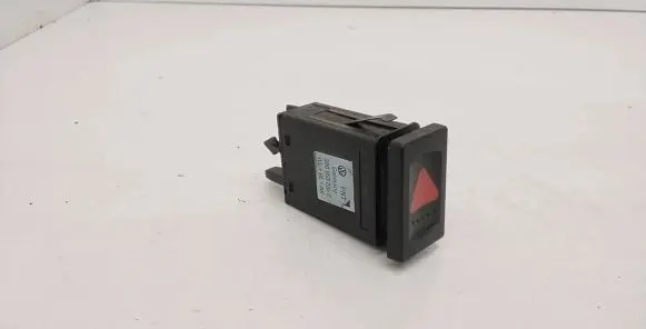 Volkswagen PASSAT B5 Hazard light switch 3B0953235C